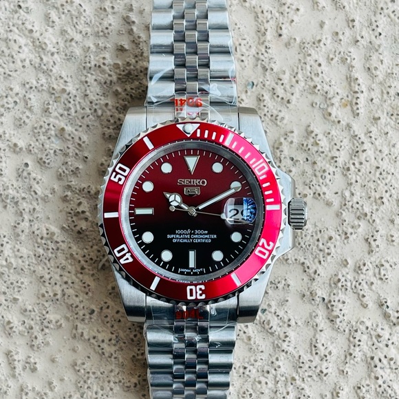 COPY - Seiko Mods NH35 movement Japan 
With Red bull  Face ceramic bezel - Picture 5 of 9